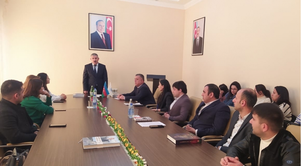 heyder-eliyevin-sherefli-omur-selnamesi-genc-neslin-telim-terbiye-xezinesidir-foto