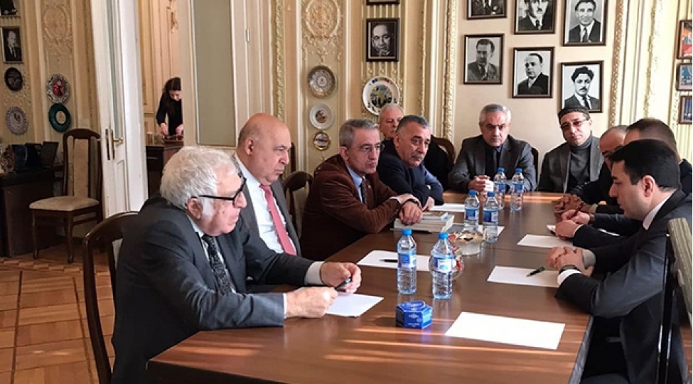 adil-kerimli-azerbaycan-yazichilar-birliyinde-olub-foto