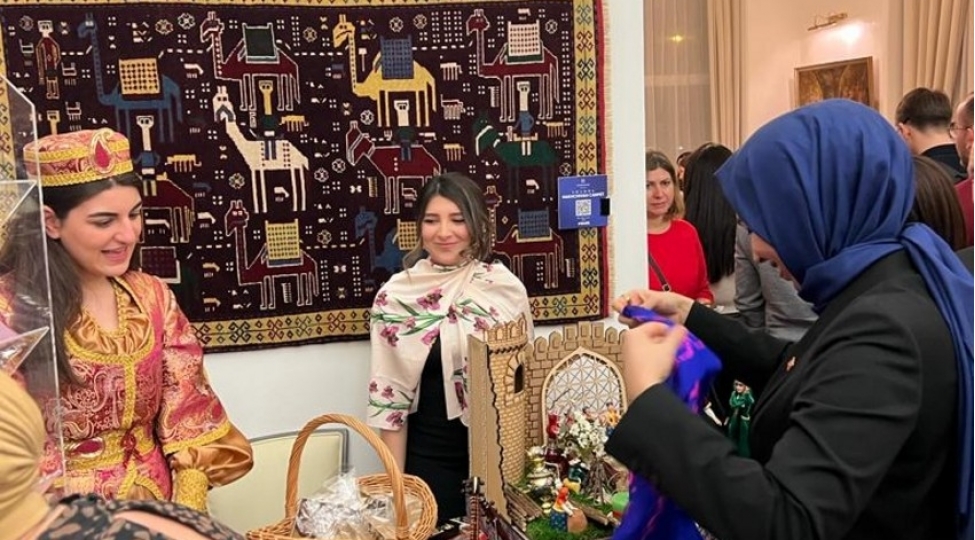 avstriyada-azerbaycan-xalchalarinin-sergisi-kechirilir