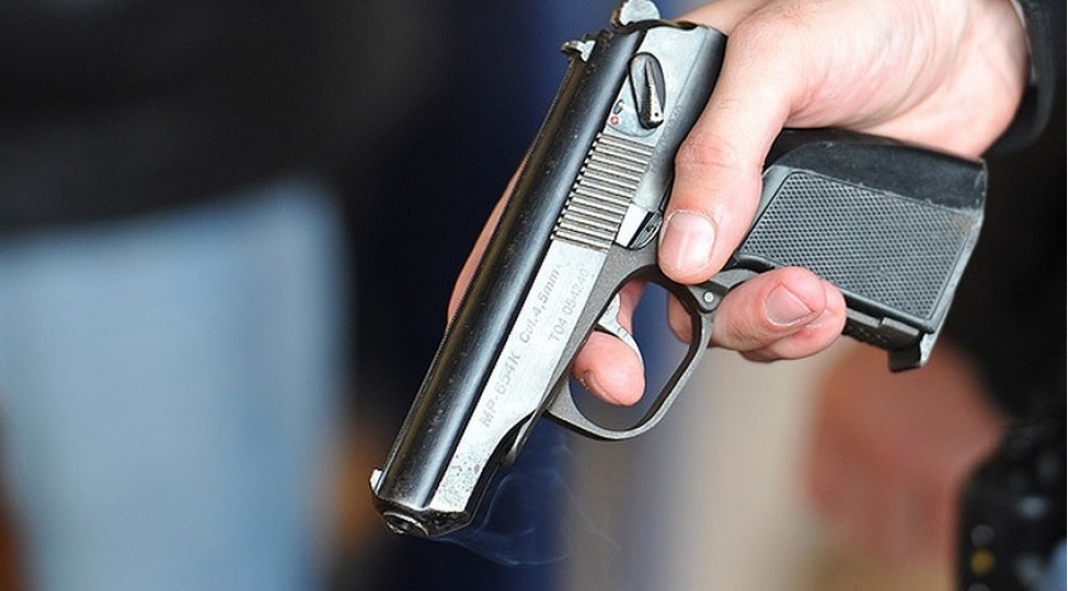 turkiyede-teqaudchu-polis-kafeye-silahli-hucum-edib-2-nefer-olub-2-yarali-var