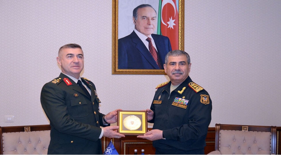 zakir-hesenov-nato-quru-qoshunlari-komandanliginin-qerargah-reisi-ile-gorushub