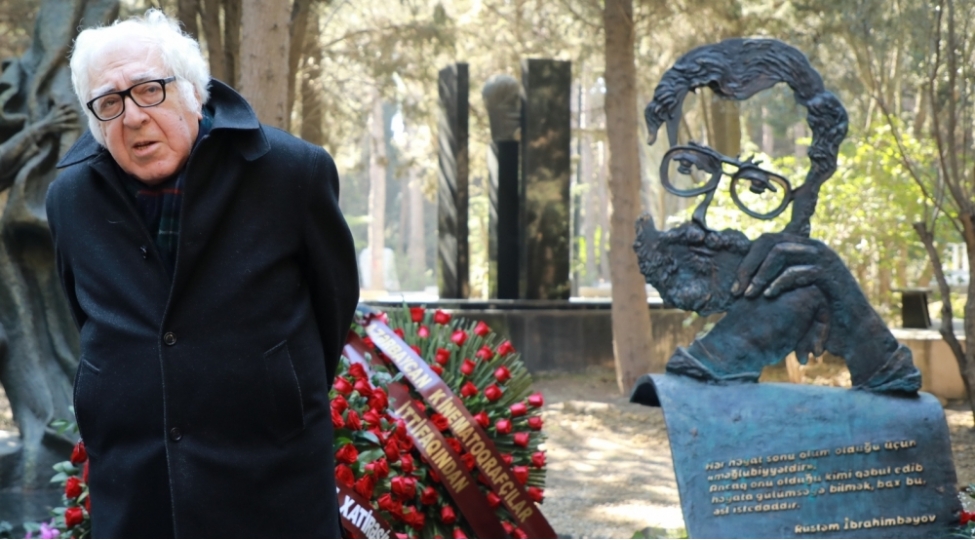 rustem-ibrahimbeyovun-qebirustu-abidesinin-achilishi-olub