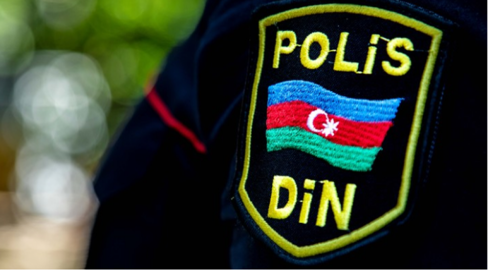 lokbatanda-tepelikden-yola-teker-atan-shexsler-saxlanilib