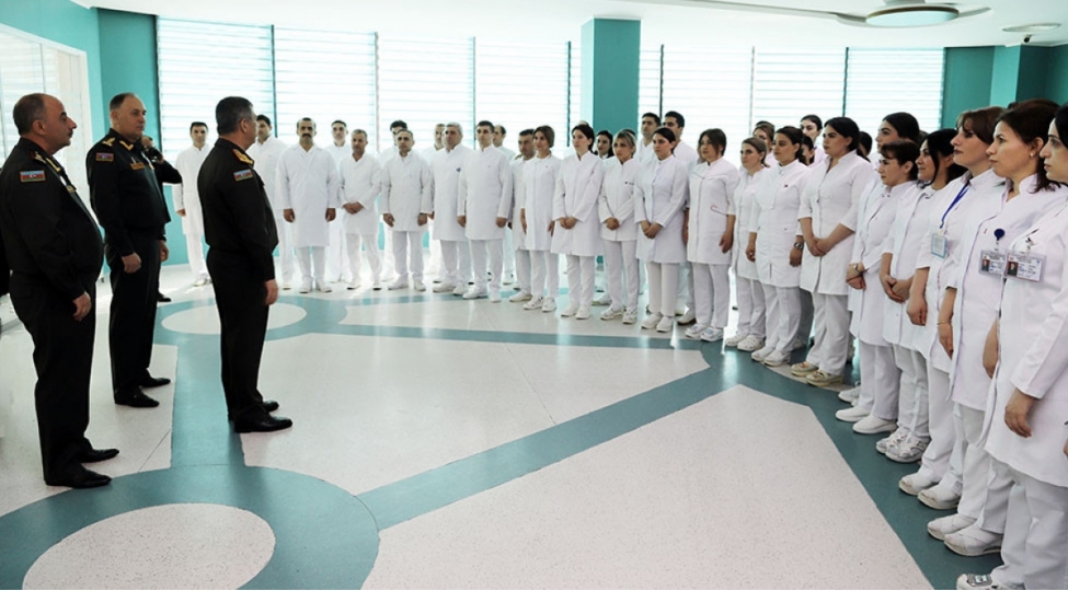 mudafie-naziri-novruz-bayrami-munasibetile-herbi-hospitali-ziyaret-edib-video