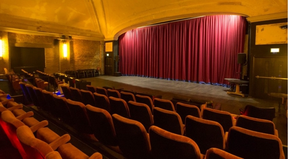 bakida-fealiyyet-gosteren-teatrlar-bolgelerde-tamashalar-numayish-etdirecekler