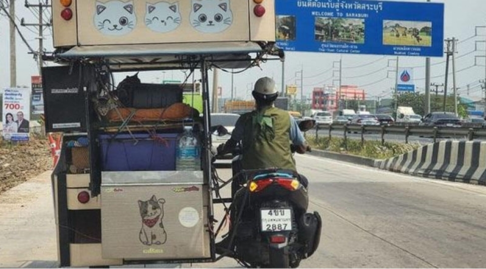 pishiklerini-dashimaq-uchun-motosikletini-bu-hala-saldi-foto