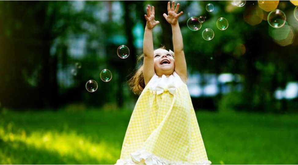 ushaqlarin-gezinti-zamani-oskurmesi-neyin-elametidir