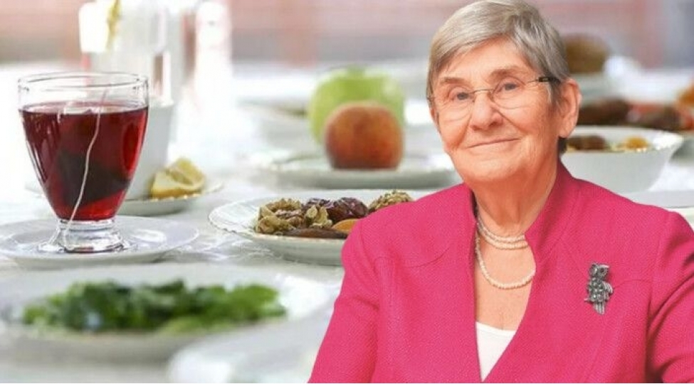 oruc-tutanda-agiz-qoxusuna-qarshi-canan-karataydan-chare