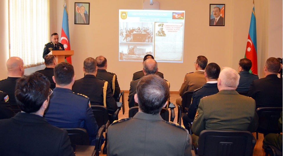 herbi-attasheler-heyder-eliyev-adina-herbi-institutu-ziyaret-edibler