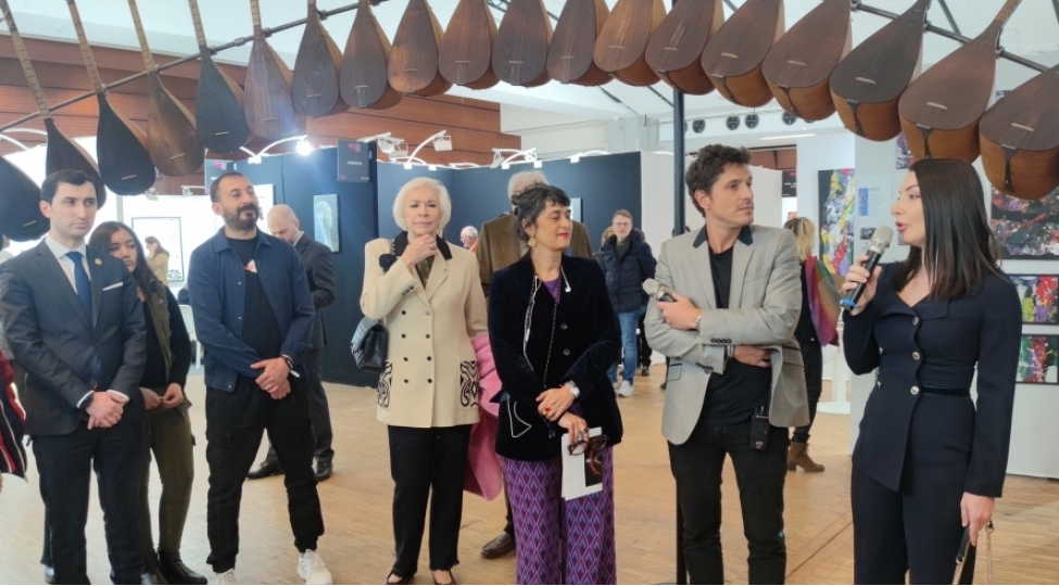 azerbaycan-luvr-karusl-art-shopping-beynelxalq-muasir-incesenet-festivalinda-temsil-olunur