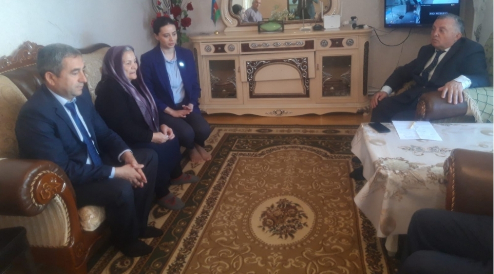 shehid-aileleleri-ziyaret-edilib