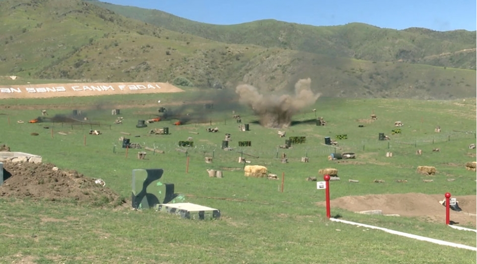 komando-bolmeleri-praktiki-atish-chalishmalarini-icra-edib