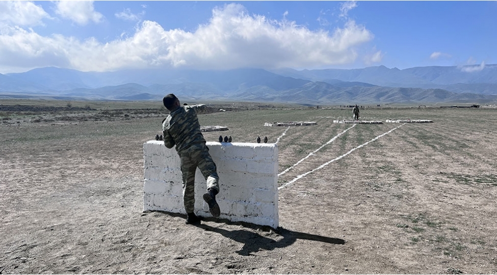 herbi-qulluqchular-arasinda-beshnovchuluk-uzre-yarishlar-kechirilib-video