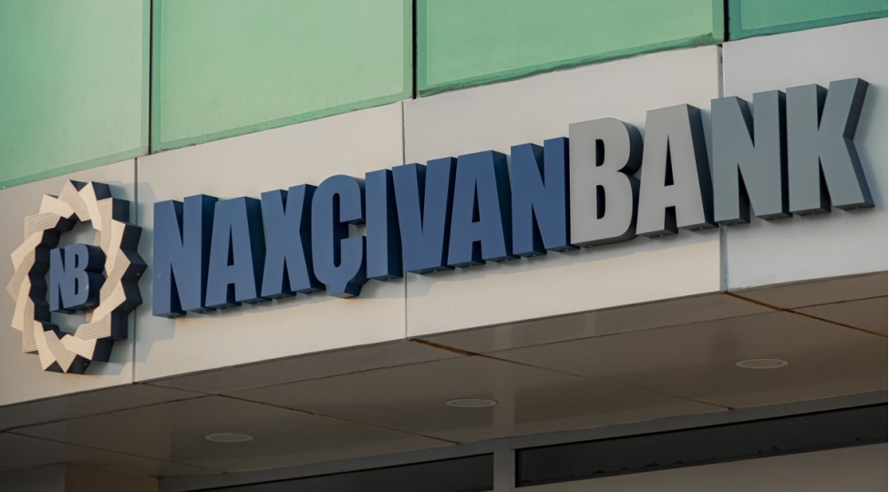 naxchivanbank-i-rubu-menfeetle-basha-vurub-kredit-portfeli-ise-boyuyub
