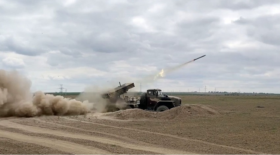 azerbaycan-ordusunun-raket-ve-artilleriya-qoshunlarinin-telimleri-davam-edir-video