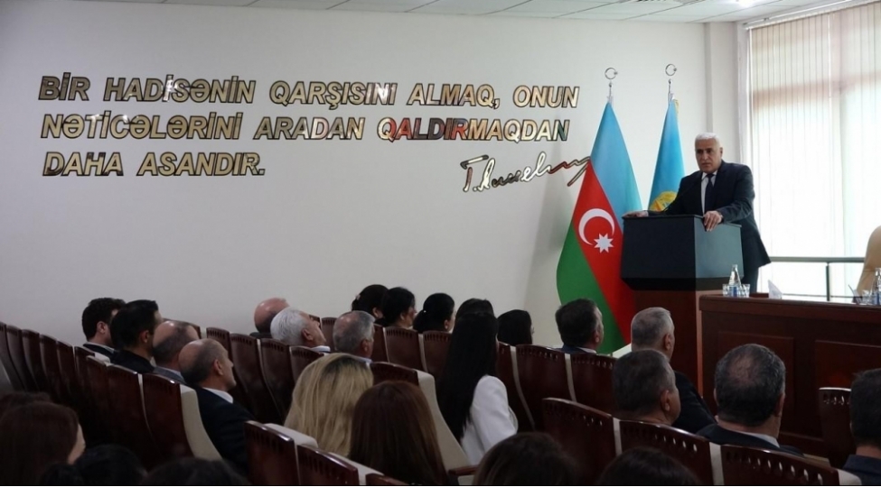 dovlet-agentliyinde-heyder-eliyev-iline-hesr-olunmush-tedbir-kechirilib-foto