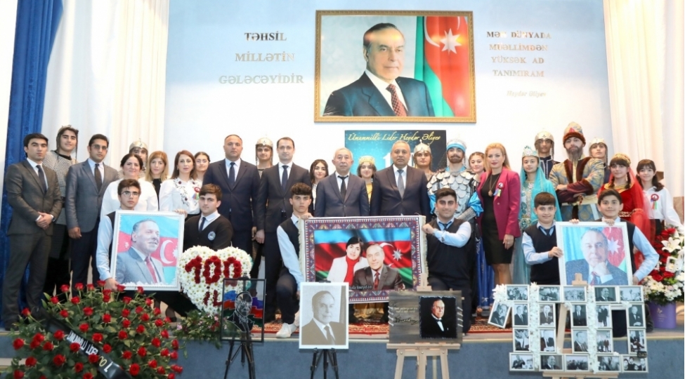 heyder-eliyev-adina-liseyde-ulu-bir-serkerde-ulu-bir-onder-adli-tedbir-kechirilib