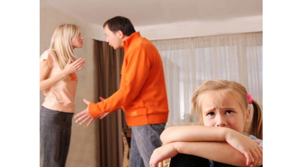 valideynlerin-boshanmasi-ushaga-nece-tesir-edir