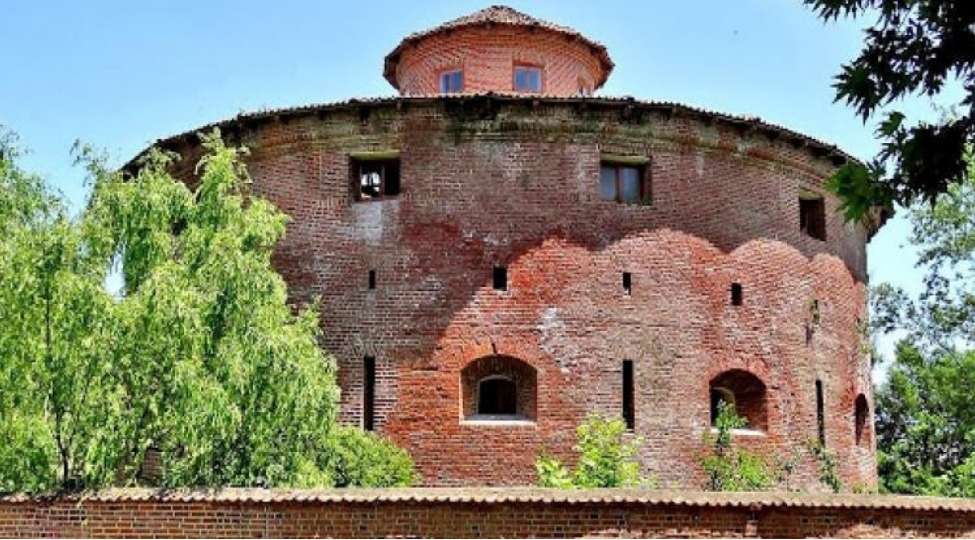 lenkeran-dairevi-qalasinin-dam-ortuyu-chokub