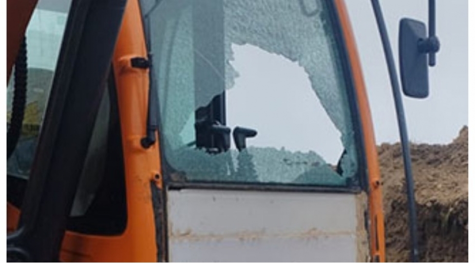 ermenistan-silahli-bolmeleri-lachinda-ekskavatoru-ateshe-tutub-foto