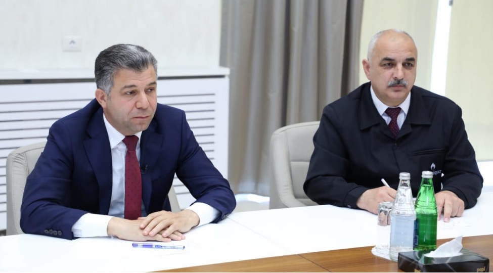 ruslan-eliyev-xizida-vetendash-qebulu-kechirib-foto