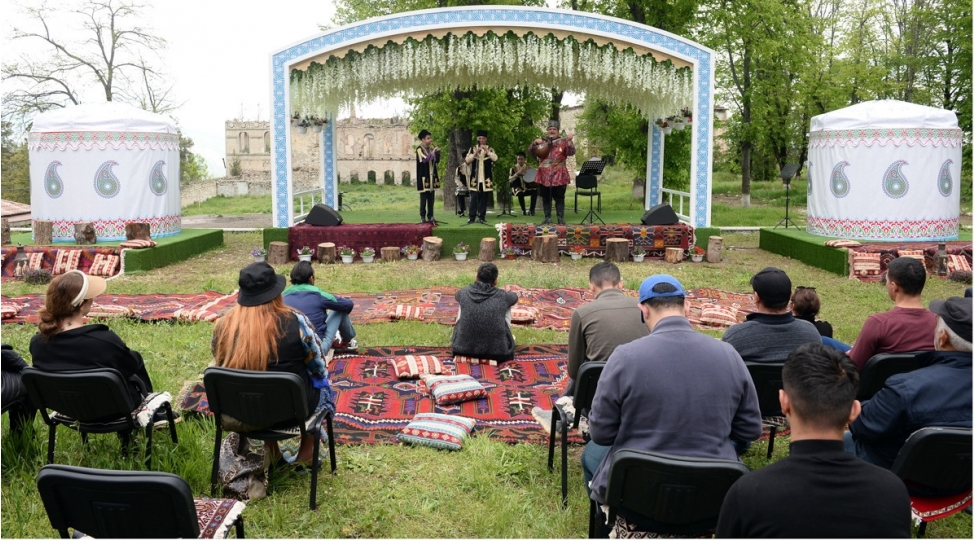 xaribulbul-beynelxalq-musiqi-festivali-bashlayib-foto