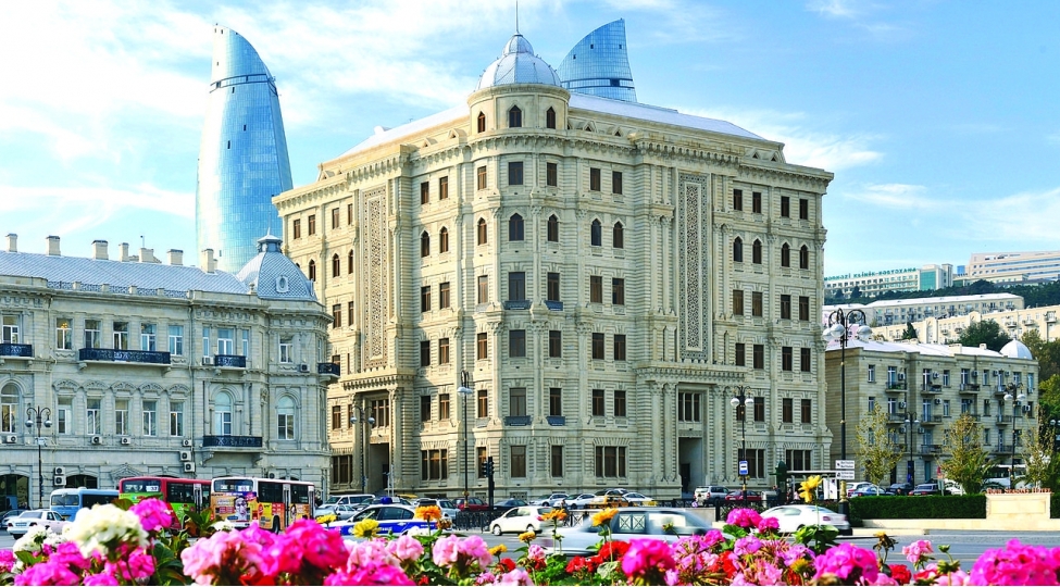 socarheyder-eliyev-fondunun-kollektivini-tebrik-edib-foto