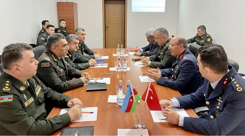 azerbaycan-ile-turkiye-arasinda-herbi-tibb-sahesinde-meseleler-muzakire-edilib-foto