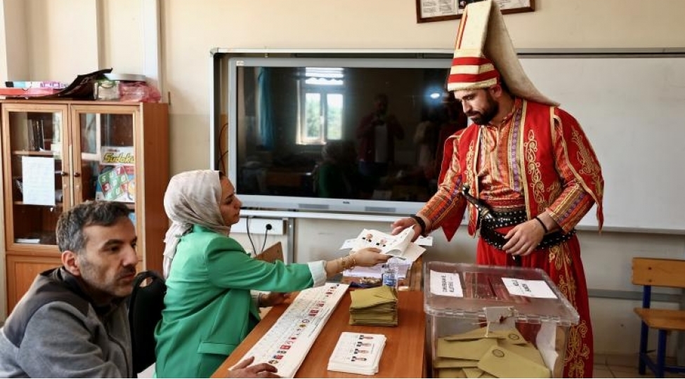 turkiyedeki-sechkilerin-qeyri-adi-sechicileri