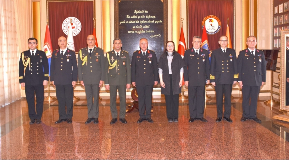 silahli-quvvelerin-turkiyedeki-herbi-attashesi-azerbaycanli-herbi-qulluqchularla-gorushub