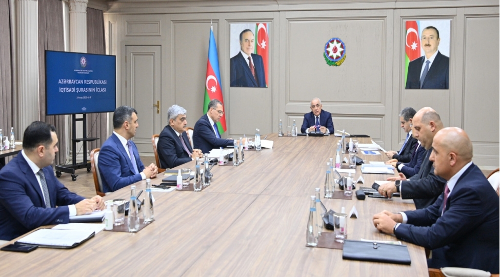 iqtisadi-shuranin-novbeti-iclasi-kechirilib-8
