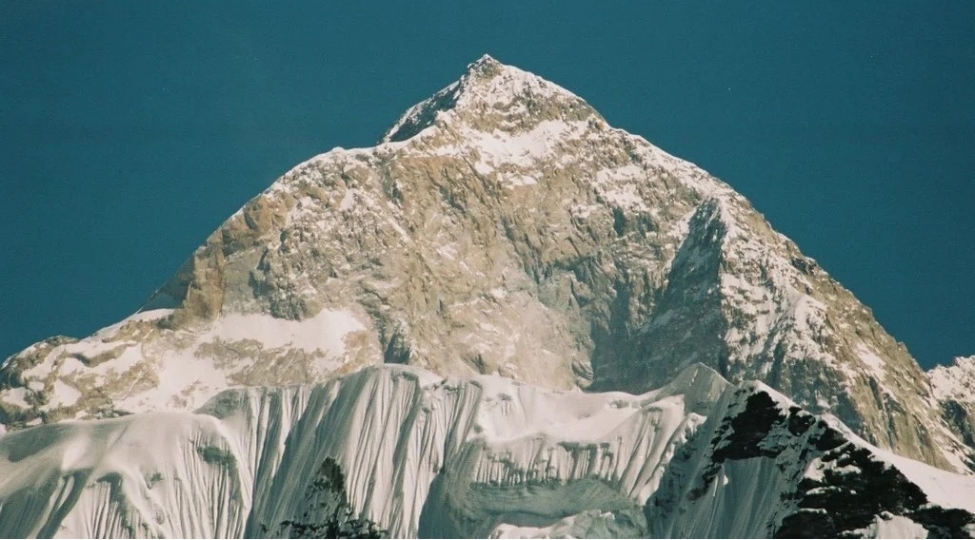 nepal-ve-chin-arasinda-en-tehlukeli-daglardan-biri-makalu