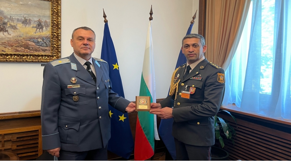 azerbaycanin-bolqaristana-akkredite-olunmush-herbi-attashesi-gorushler-kechirib