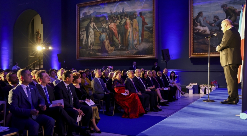 viktoriya-ve-albert-muzeyinde-heyder-eliyev-100-tedbiri-kechirildi-foto