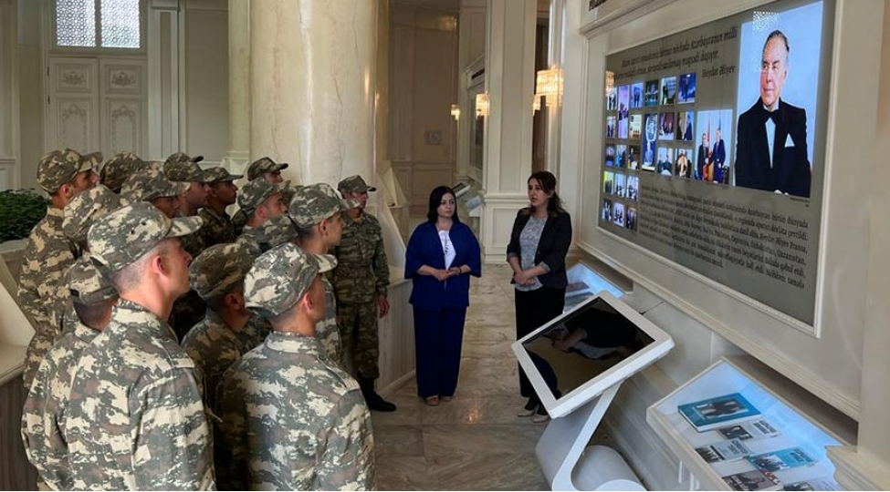 musteqillik-gunu-munasibetile-azerbaycan-ordusunda-silsile-tedbirler-kechirilib-2