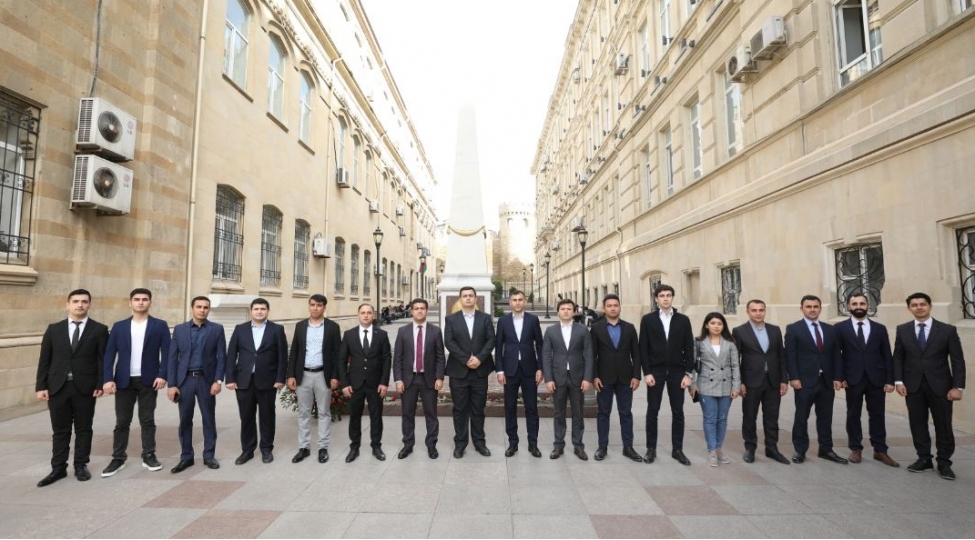 nayora-musteqillik-gunune-hesr-olunmush-tedbirler-kechirib-foto