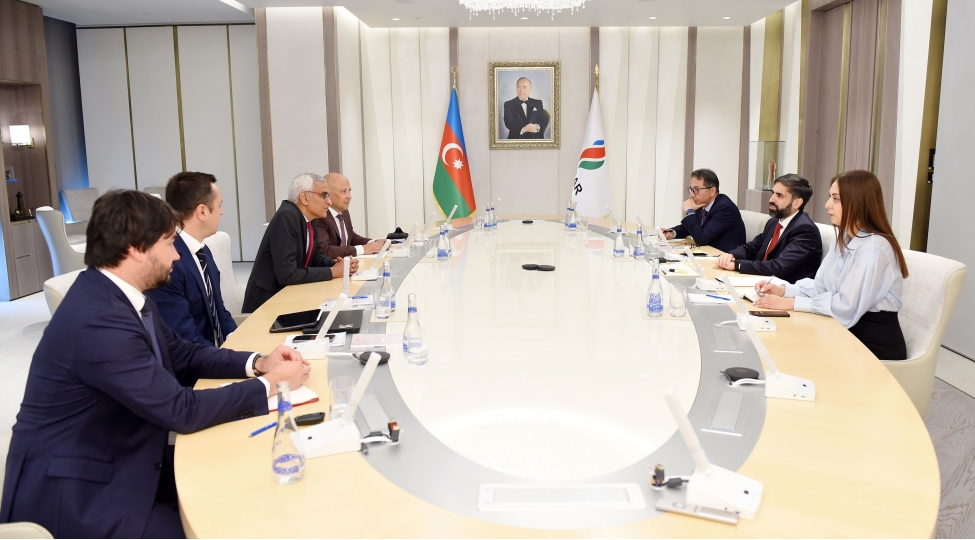 rovshen-necef-boston-consulting-group-shirketinin-idareedici-direktoru-ve-bash-terefdashi-pattabi-seshadri-ile-gorushub-foto