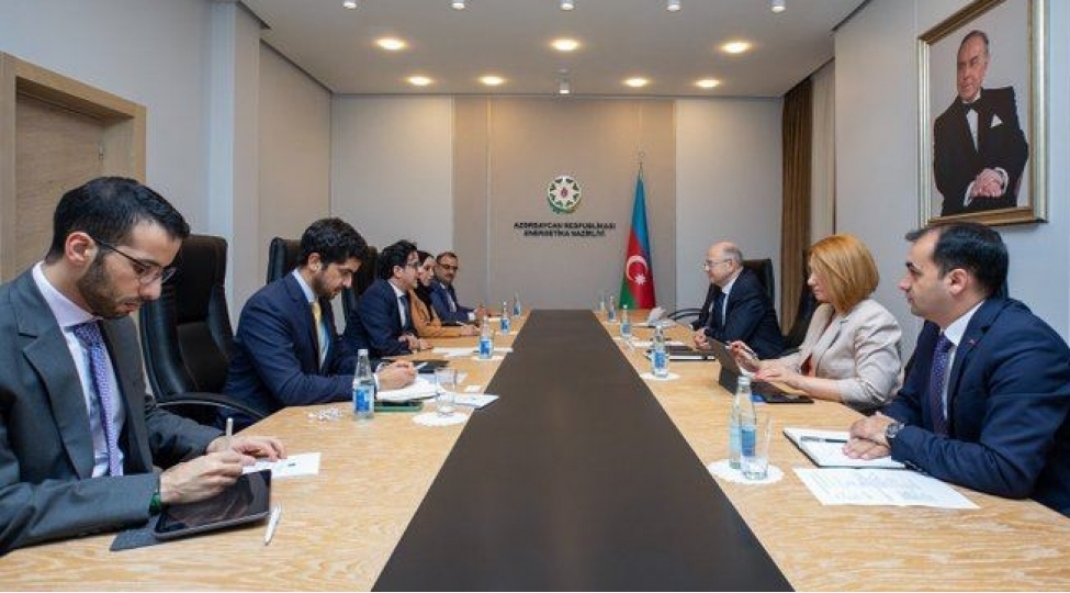 azerbaycan-ve-bee-arasinda-yeni-investisiya-imkanlari-muzakire-olunub