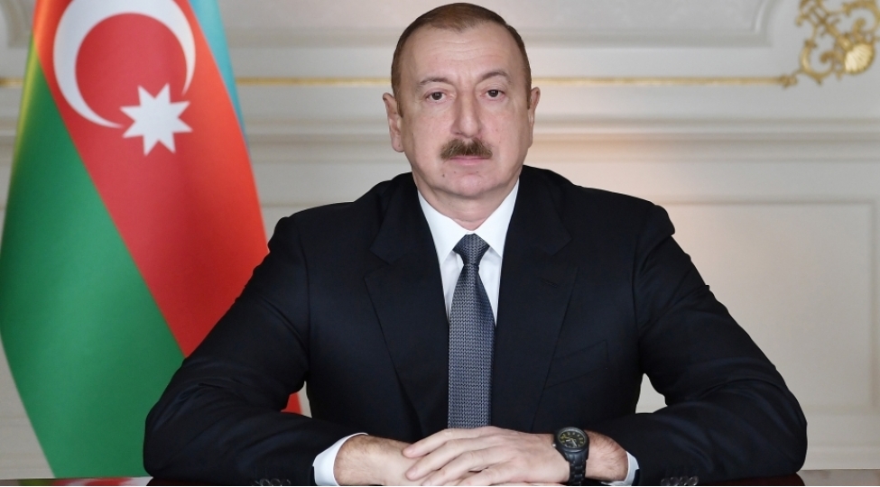 prezident-yaponiyali-siyasetchini-dostluq-ordeni-ile-teltif-edib
