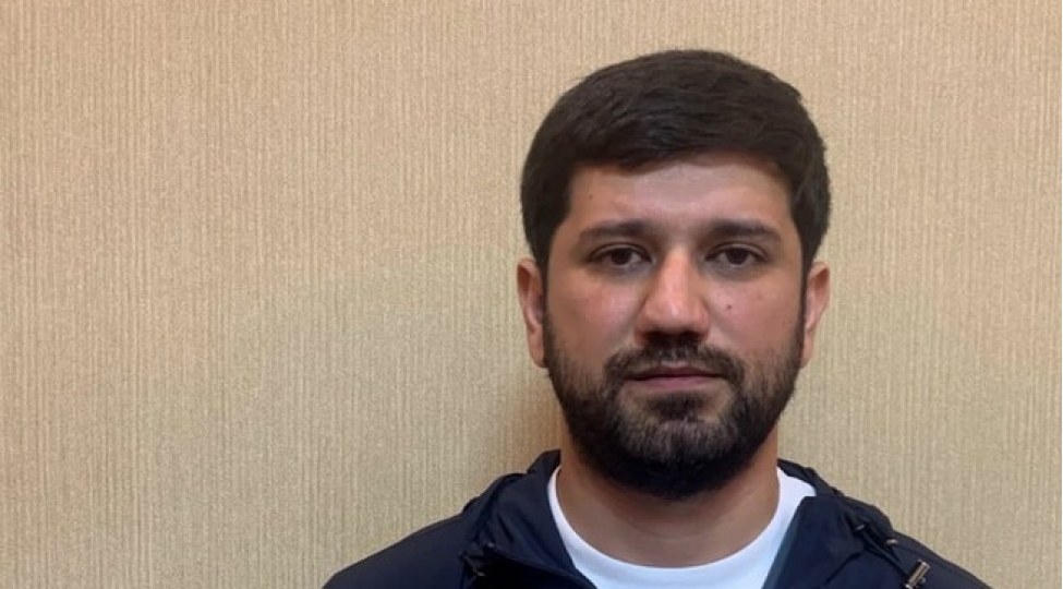 gece-saatlarinda-guclu-ses-effekti-yaradan-pirotexniki-vasitelerden-istifade-eden-shexs-hebs-edilib