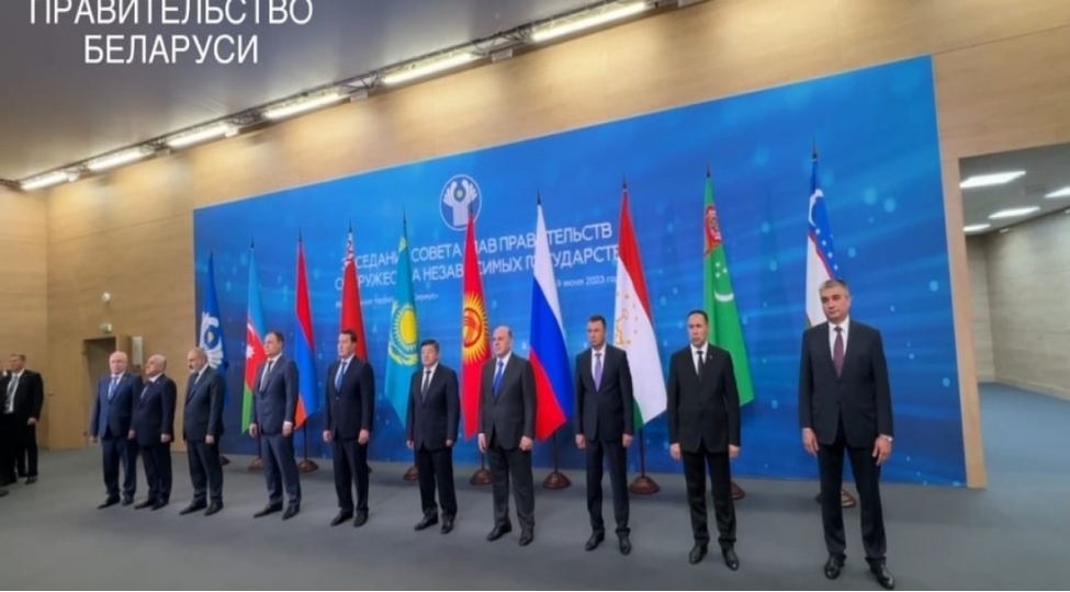 eli-esedov-mdb-hokumet-bashchilari-shurasinin-iclasinda-ishtirak-edir