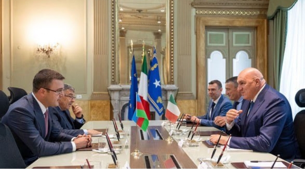 azerbaycan-italiyadan-teyyareler-alir