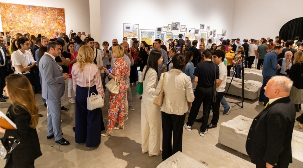 yarat-da-cennet-gozleye-biler-adli-ferdi-ve-yeddinci-tenhaliq-adli-qrup-sergisi-achilib