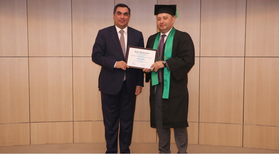 baki-ali-neft-mektebinin-dyuk-universiteti-ile-birge-mezun-gunu-kechirilib-foto