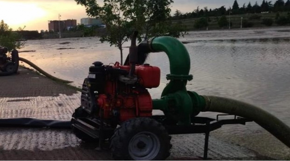 goygol-rayonunda-ve-gencede-su-basan-erazilerde-tedbirler-gorulub-video