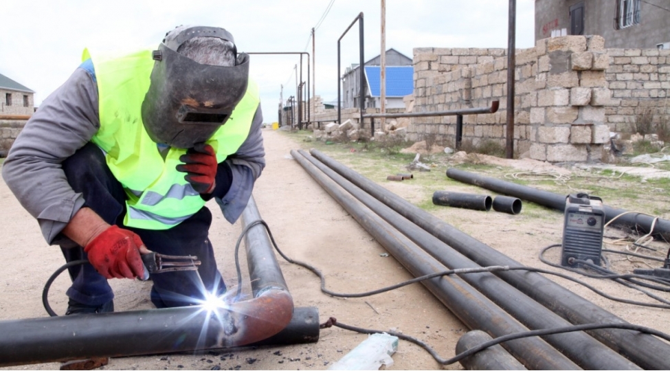 azeriqaz-qazlashdirma-uzre-gostericileri-achiqlayib