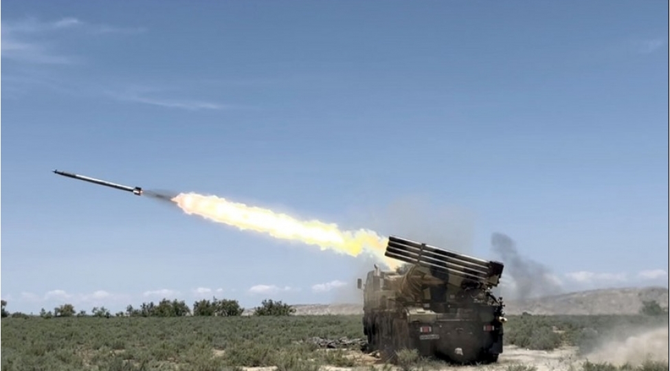 azerbaycan-ordusunun-raket-ve-artilleriya-bolmelerinde-atesh-tapshiriqlari-icra-olunub-video