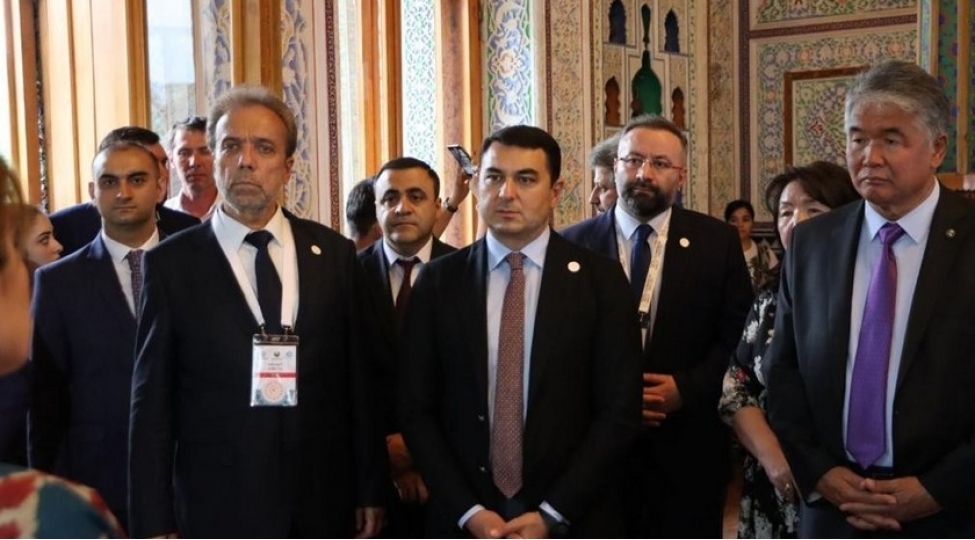 medeniyyet-naziri-ozbekistana-gedib-video