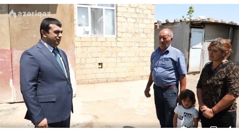 azeriqaz2-milyon-500-mininci-abonentine-hediyye-verdi-videofoto