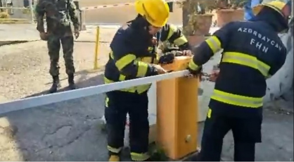 fhn-bakida-reyd-kechirib-binalarin-yaxinligindaki-suni-maneeler-aradan-qaldirilib-video